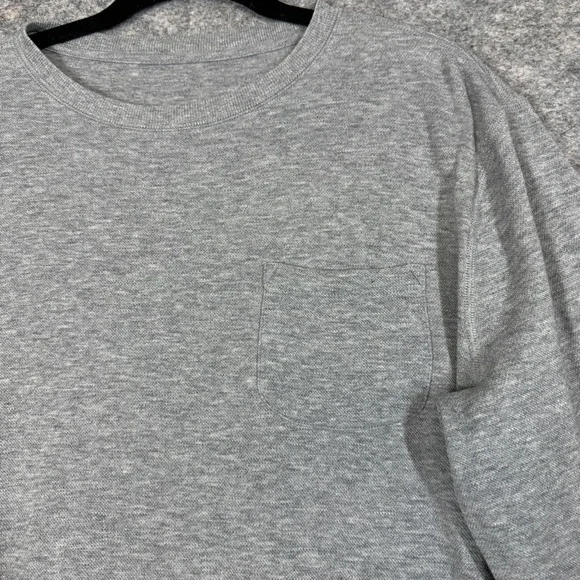 Vuori Gray Long Sleeve Sweatshirt Crewneck Pocket Athleisure Pullover Size M - Picture 6 of 15